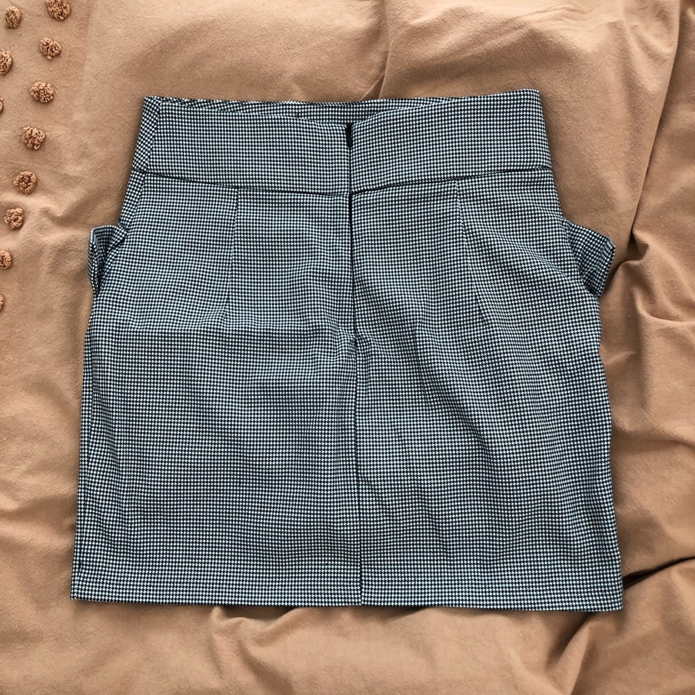 H&M Patterned Ruffle Mini Skirt - Picture 2 of 3